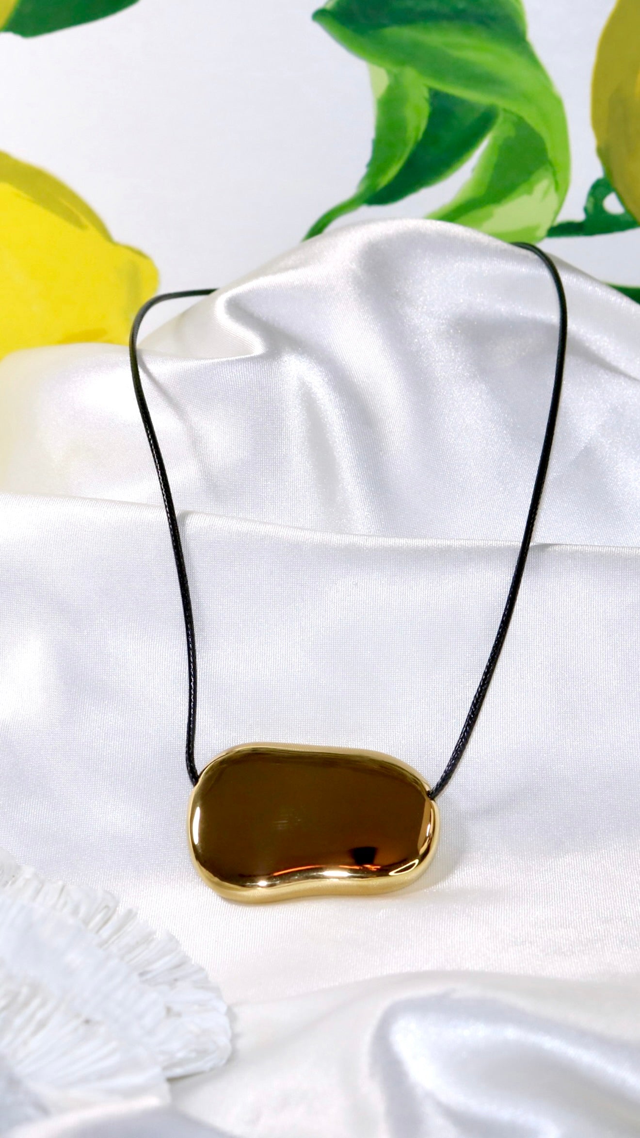 Lily Necklace