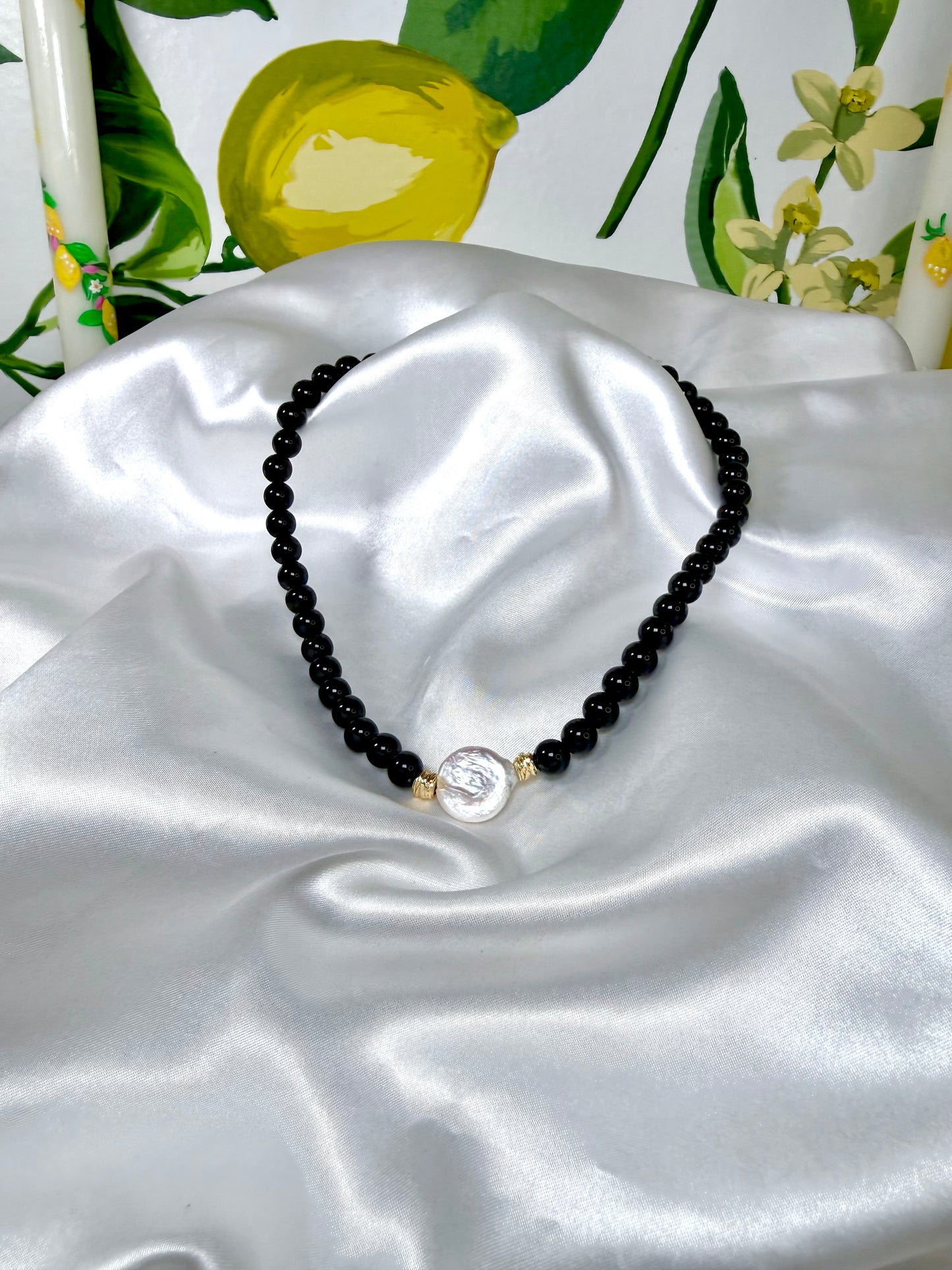 Perlas Negras Necklaces
