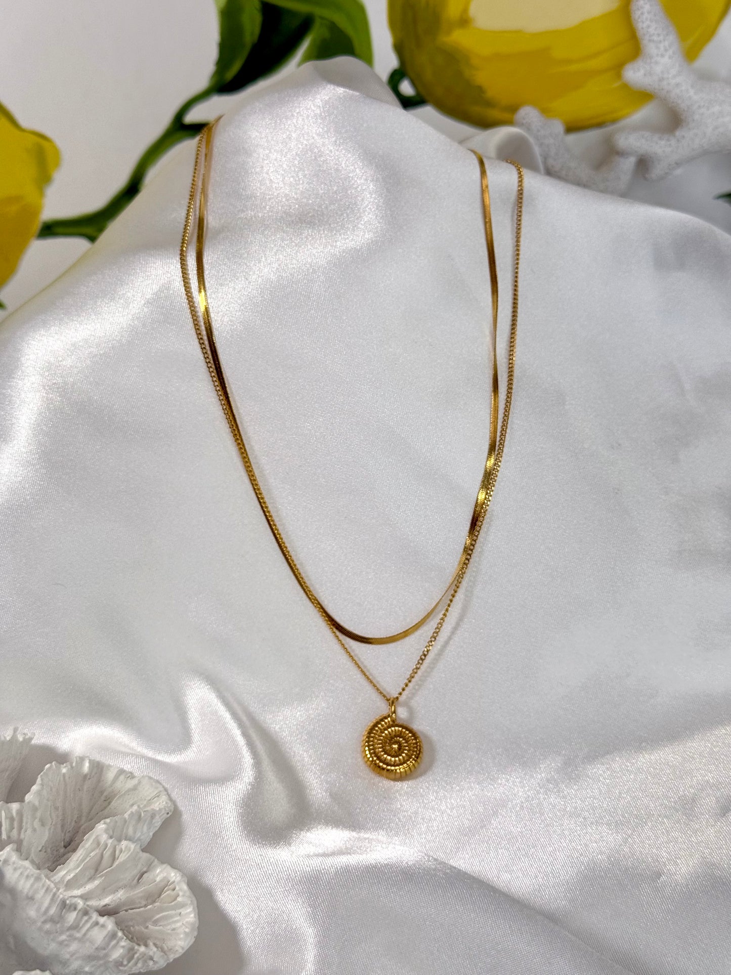 Sol Playa y Arena Necklaces