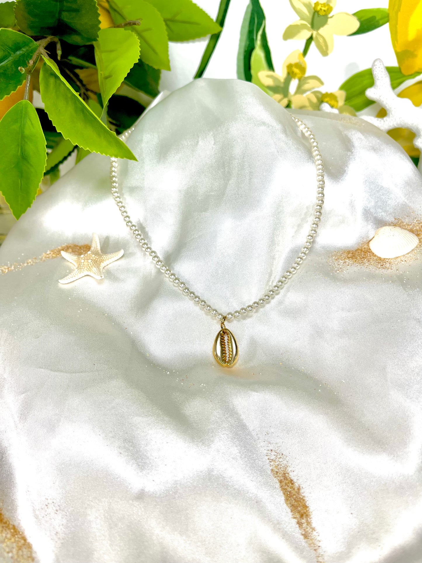 Island Shell Necklace