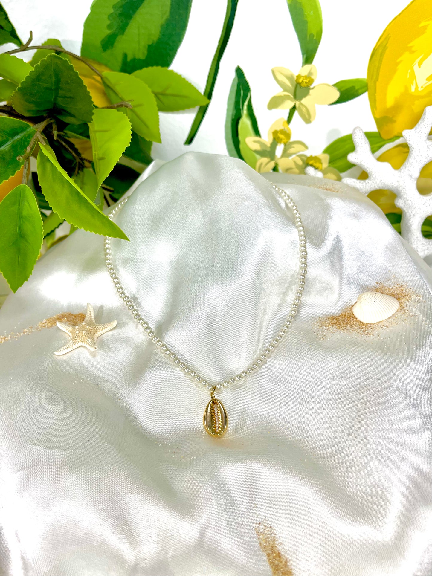 Island Shell Necklace