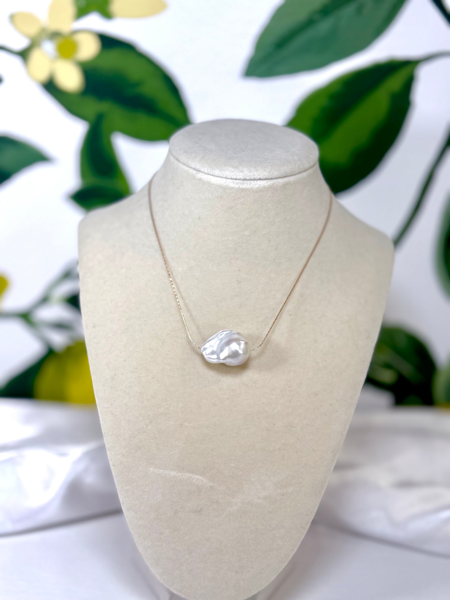 Mia Pearl Neclace