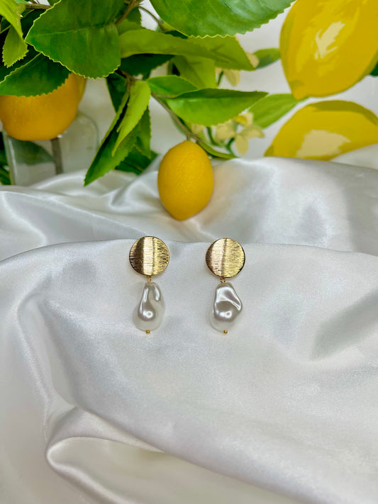 Eli Pearl Earrings