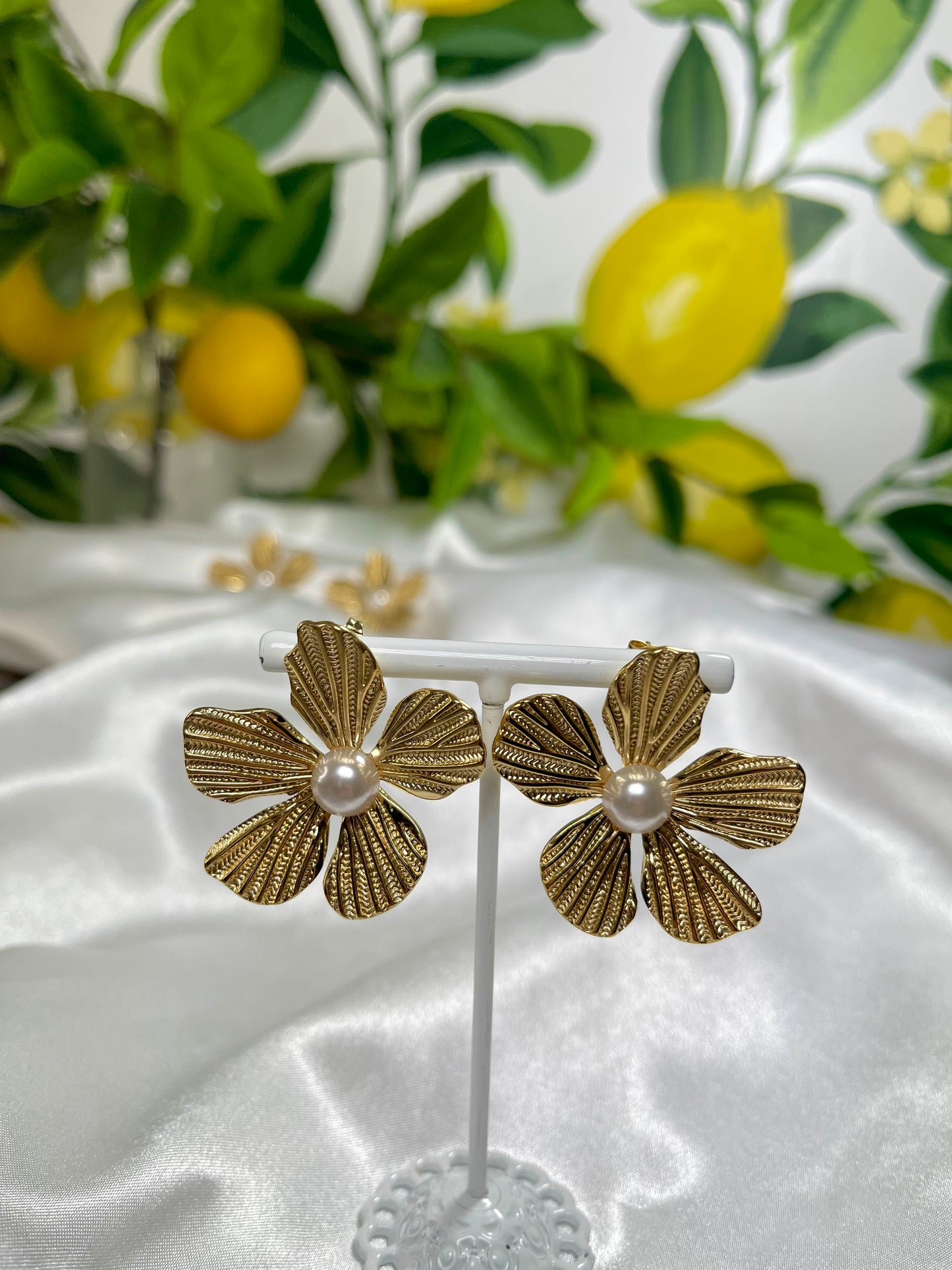 Pearly Flower Earrings