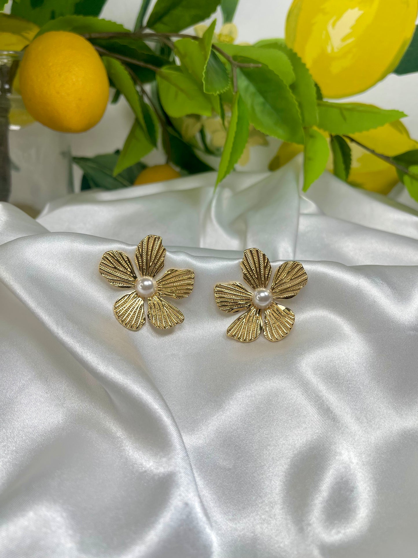 Pearly Flower Earrings